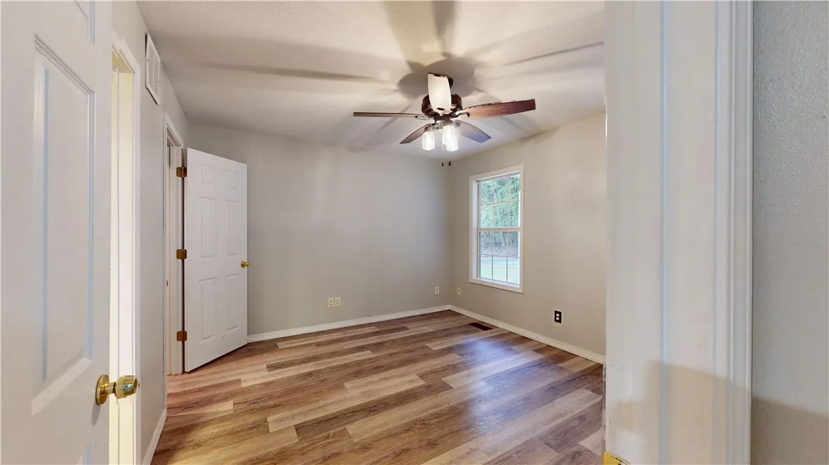 Garfield, Arkansas 72732, United States, 4 Bedrooms Bedrooms, ,3 BathroomsBathrooms,Residential,Active,199955