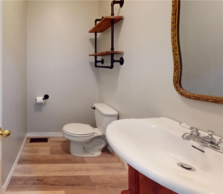 Garfield, Arkansas 72732, United States, 4 Bedrooms Bedrooms, ,3 BathroomsBathrooms,Residential,Active,199955