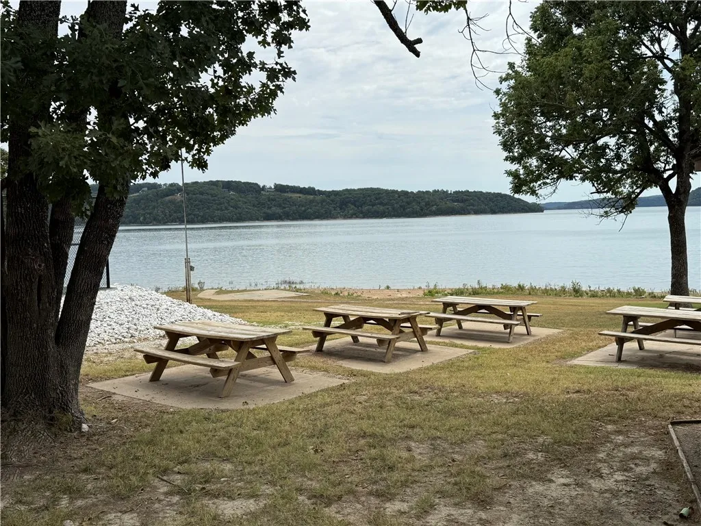 Garfield, Arkansas 72732, United States, 4 Bedrooms Bedrooms, ,3 BathroomsBathrooms,Residential,Active,199955