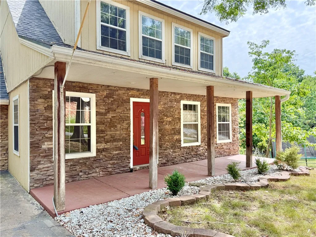 Garfield, Arkansas 72732, United States, 4 Bedrooms Bedrooms, ,3 BathroomsBathrooms,Residential,Active,199955