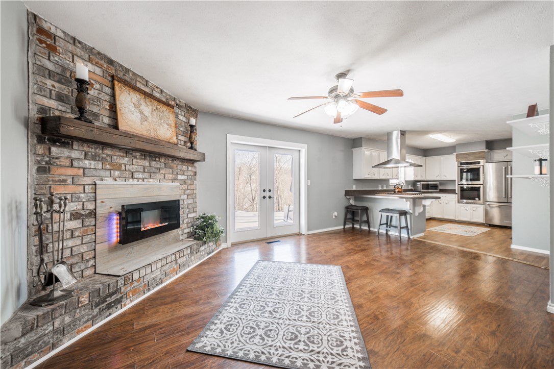 E N Coons Sub Rurban - Residential