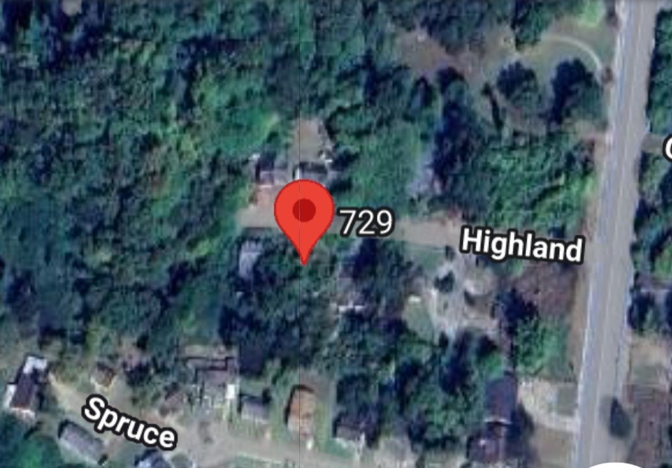 This .32(+/-) lot in Helena, Arkansas of Phillips County could be perfect for first time buyers or investors. Build a new home with the possibility of a rental opportunity. This area is at your convenience of local stores, restaurants and amenities. It is in South Arkansas next to the Mississippi Border and Arkansas Mississippi River (not in a flood zone). Seller to provide Limited Warranty Deed only.