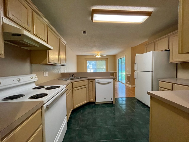Woodfield Add Ph I - Residential Lease