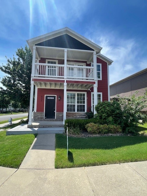 Great 4BR row home in Rupple Row, just off Persimmon with easy access to Wedington Dr. and MLK. Walking distance to Owl Creek Elementary & Middle School, plus the Boys and Girls Club is just around the corner. Located near parks, shopping, and biking/walking trails. Ideal for families or roommates looking for a convenient location close to schools and outdoor amenities. Don’t miss this opportunity to live in a connected, growing neighborhood! **No pets allowed.**