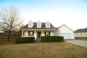 Here is your opportunity to live in one of Harrison's most desirable neighborhoods. This one-level home is the perfect size at 1800+ sq ft, with 3 bedrooms and 2 bathrooms for all your needs. Large kitchen, spacious rooms, oak cabinetry, private master suite, and two car garage.