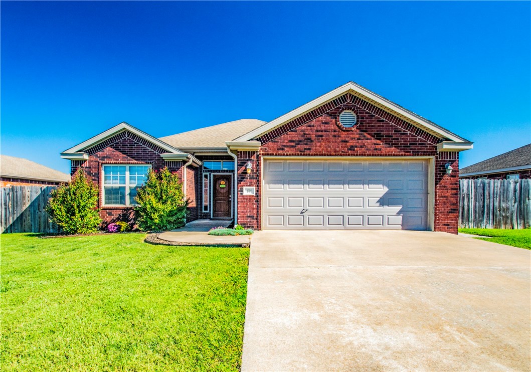 Steps from Neighborhood Park & Green-space! Picture Perfect 3 bedroom, 2 bathroom Home! Ideal Split Floor-plan. Winter Weather Perfect Gas Fireplace, Tray Ceilings, Custom Kitchen Cabinets, Dual Sink Vanity Master Bath, Fantastic Walk-in Closets, Tile, and Much More! Must see!