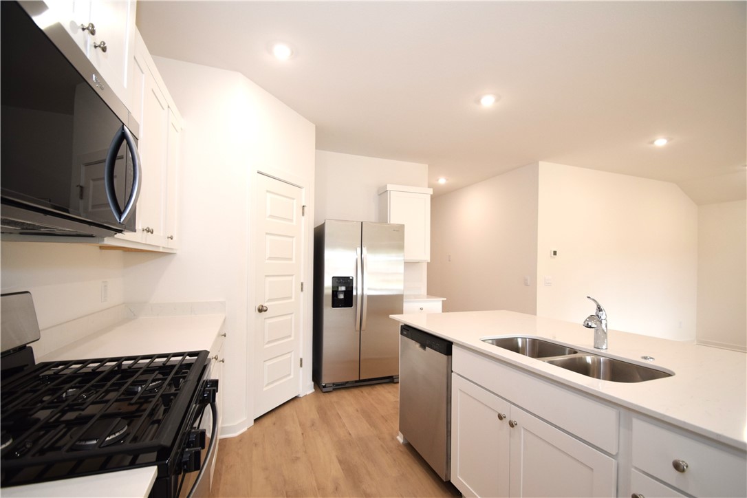 Wagon Wheel Crossing - Residential Lease