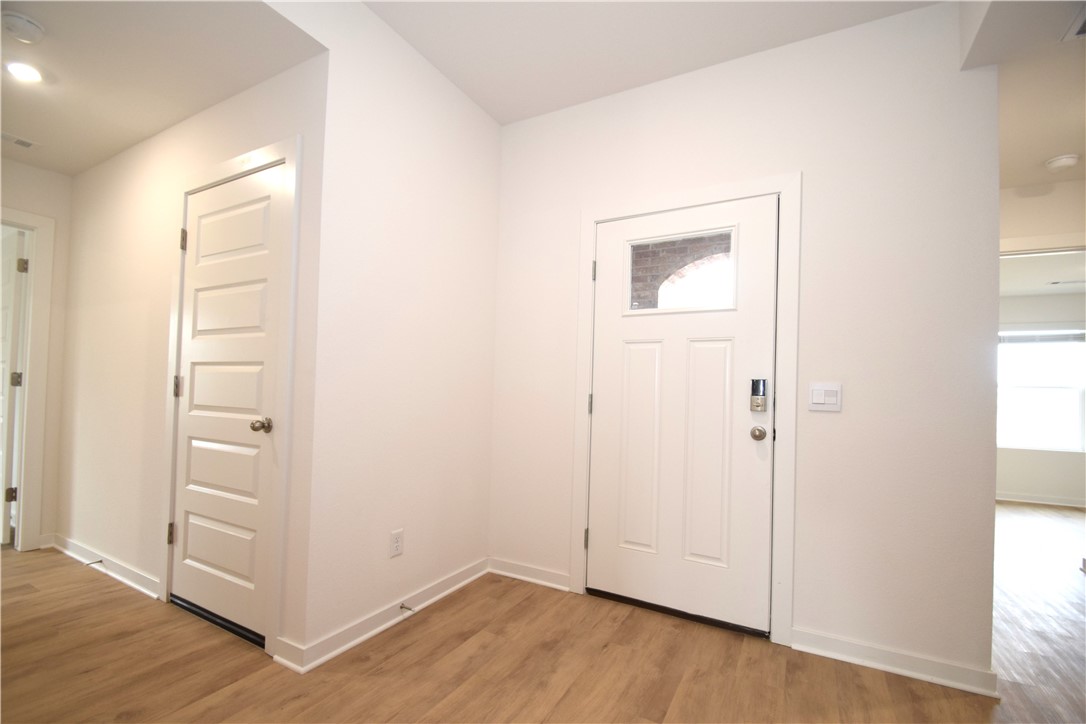 Wagon Wheel Crossing - Residential Lease