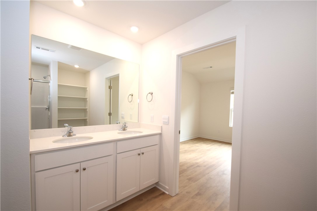 Wagon Wheel Crossing - Residential Lease