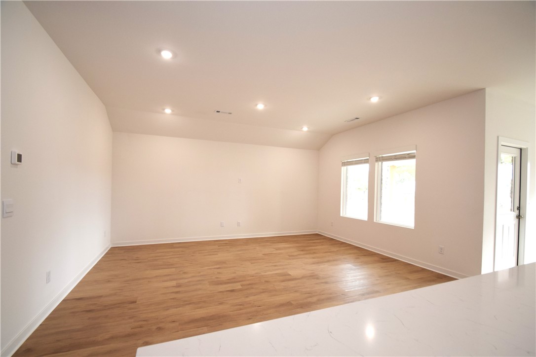 Wagon Wheel Crossing - Residential Lease