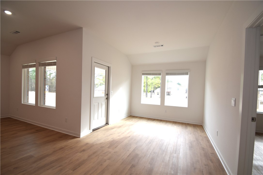 Wagon Wheel Crossing - Residential Lease