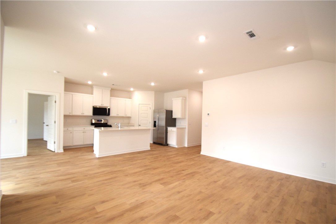 Wagon Wheel Crossing - Residential Lease