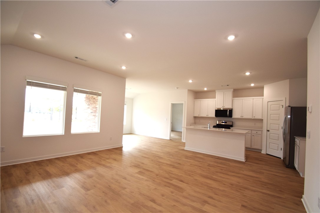 Wagon Wheel Crossing - Residential Lease