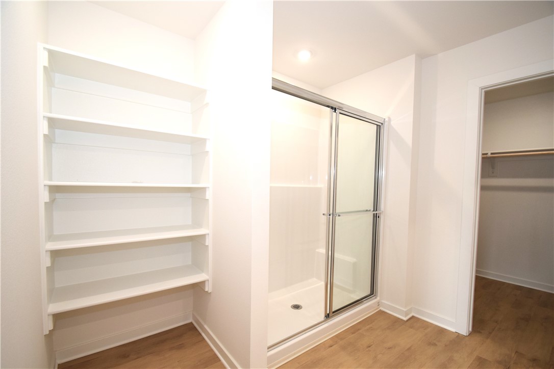 Wagon Wheel Crossing - Residential Lease