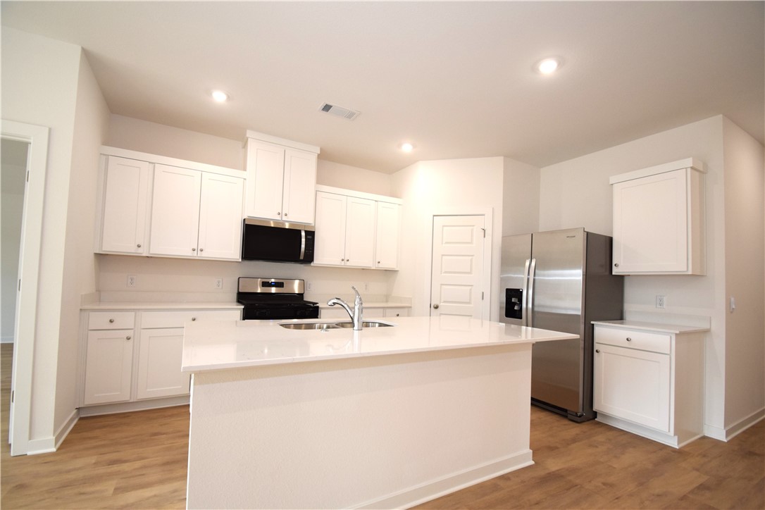 Wagon Wheel Crossing - Residential Lease