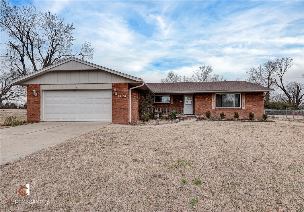 Come see this beautifully remodeled home located in the heart of Rogers. It has brand new hardwood floors throughout & completely remodeled bathrooms and an updated kitchen with granite counters as well as brand new appliances.