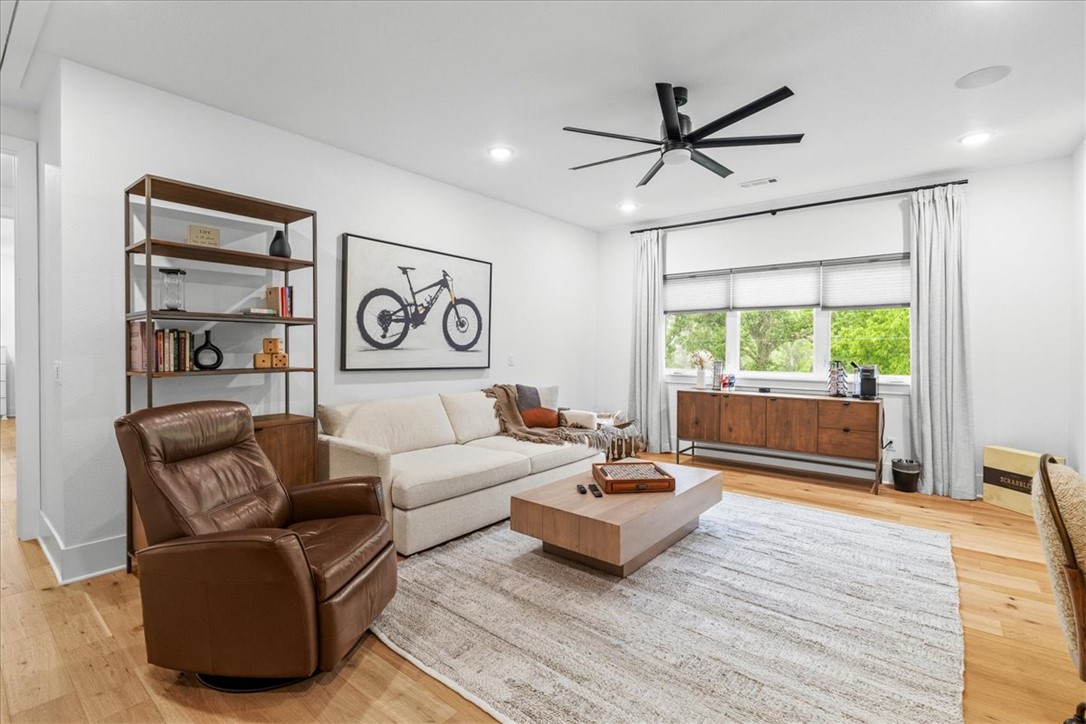 1137-1139 MONROE HORIZ PROP REGIME-BENTO - Residential