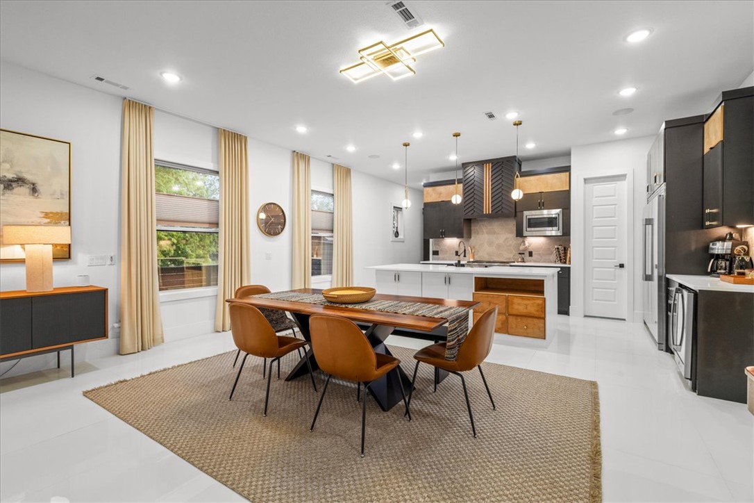 1137-1139 MONROE HORIZ PROP REGIME-BENTO - Residential