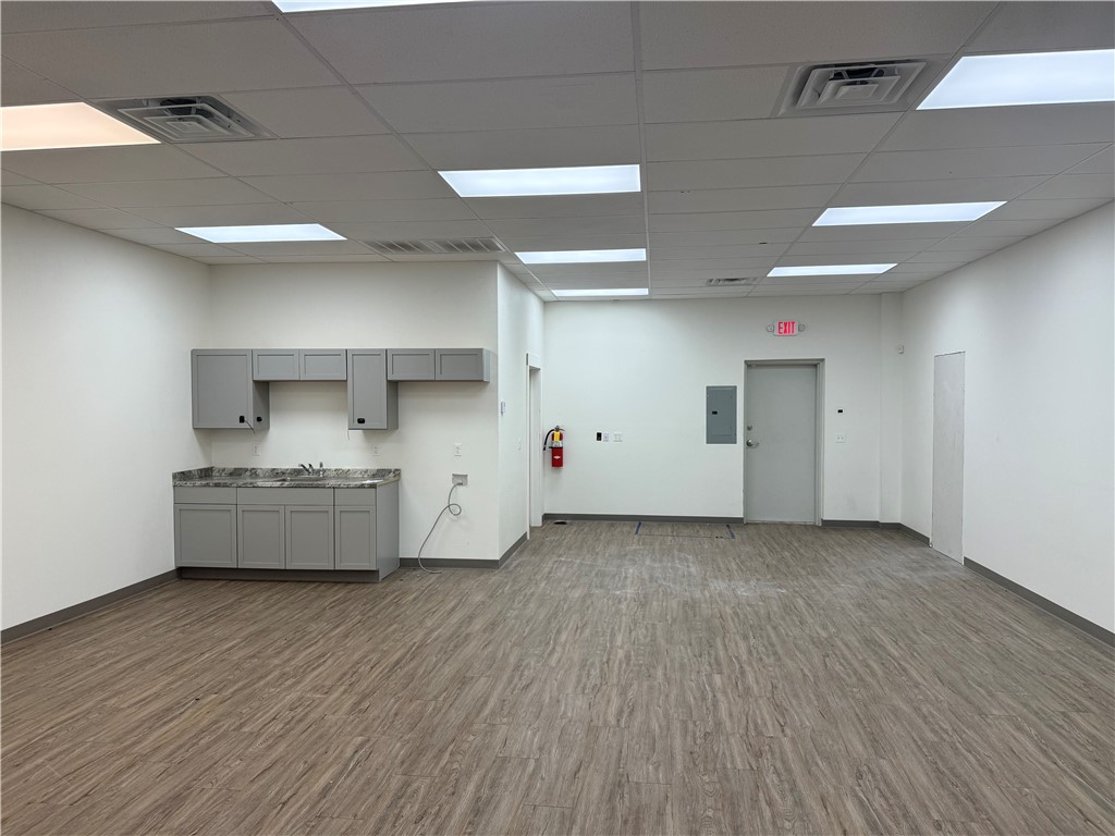 Woodruff Sub Cave Spgs - Commercial Lease