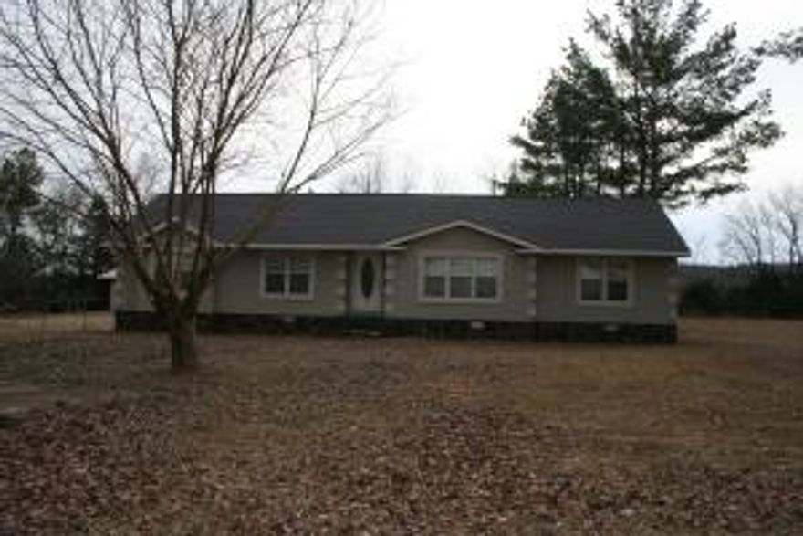 JUST REDUCED. SEE ATTACHED APPRAISAL! BEDROOM 2 BATH MODULAR HOME NEXT TO BALL FIELD AND CLOSE TO ELEMENTARY SCHOOL IN DOVER. THIS HOME HAS A BRAND NEW 50 YEAR ROOF, 25 X 48 BARN FOR PARKING OR STORAGE & COVEREED DECK. PERMANENT ROCK FOUNDATION IS A PLUS. MASTERH BATH OFFERS 2 SINKS, GARDEN TUB AND A SHOWER. KITCHEN IS LIGHT AND OPEN WITH ISLAND, FRIDGE AND STOVE CONVEY. OWNER IS LICENSED REALTOR.