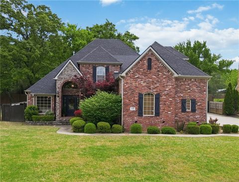 Photo of 2468 N Covington Park Boulevard, Fayetteville, AR 72703 (MLS # 1343772)
