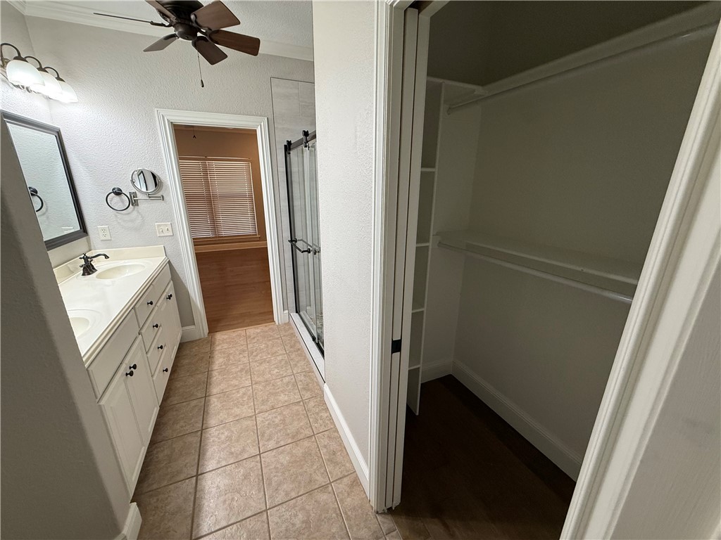 Shadow Valley Twnhms Ph 1 Rogers - Residential Lease