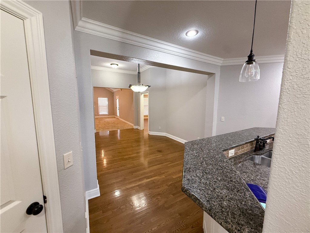 Shadow Valley Twnhms Ph 1 Rogers - Residential Lease