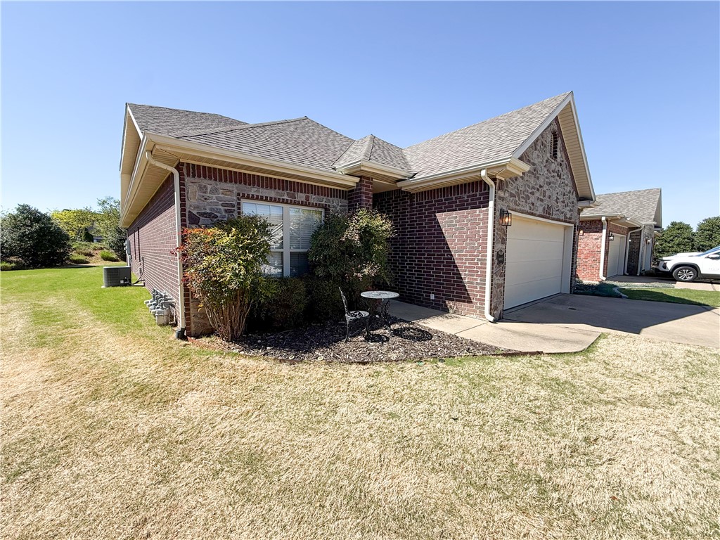 Shadow Valley Twnhms Ph 1 Rogers - Residential Lease