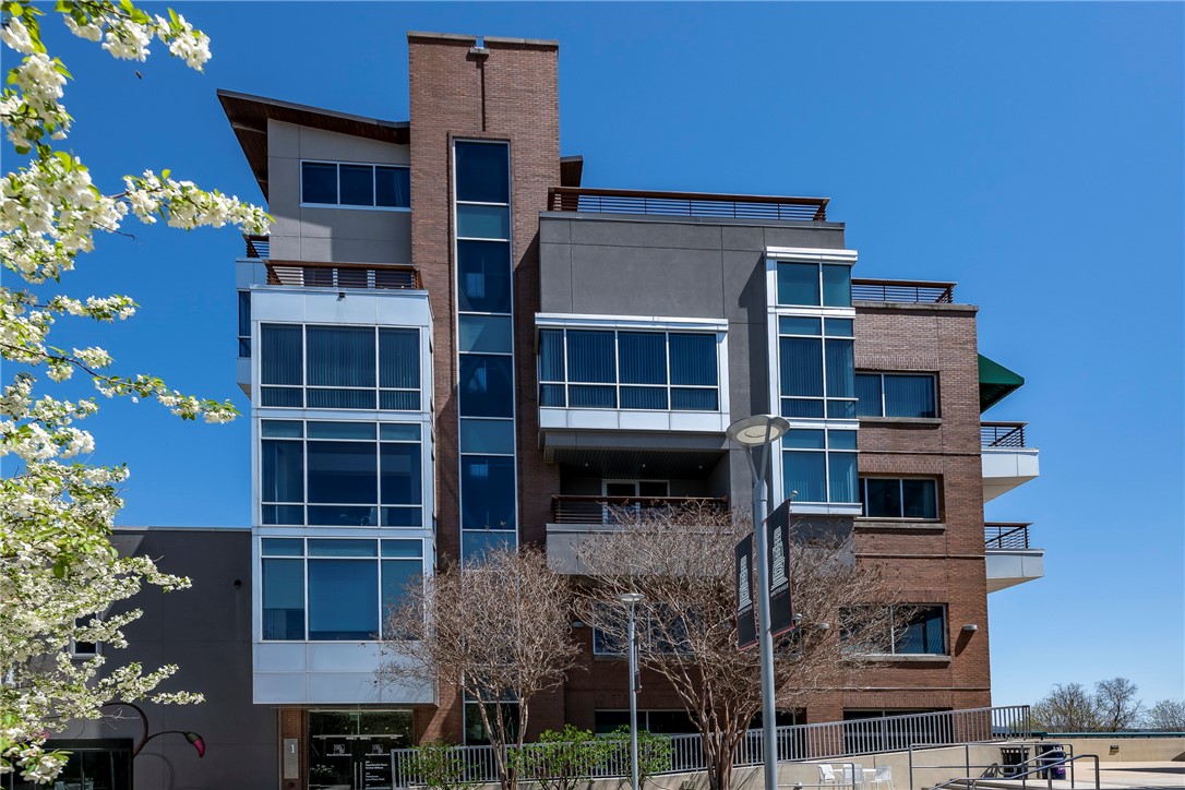 FAYETTEVILLE ORIGINAL - Commercial Lease