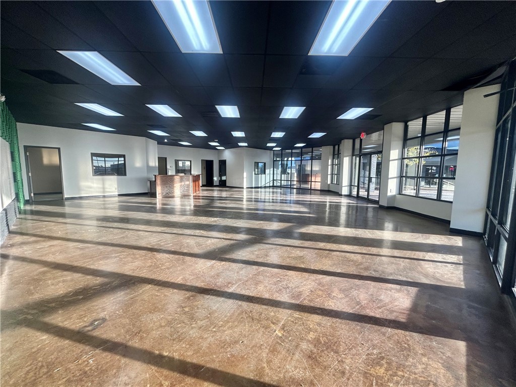Springdale Outlots - Commercial Lease