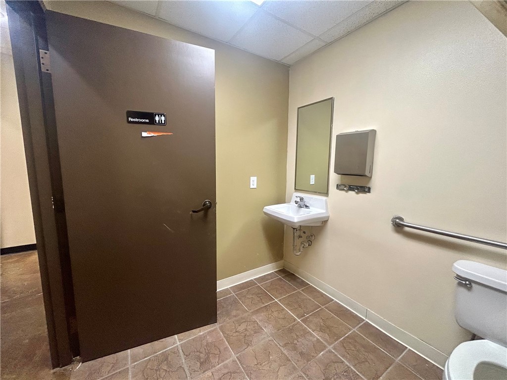 Springdale Outlots - Commercial Lease