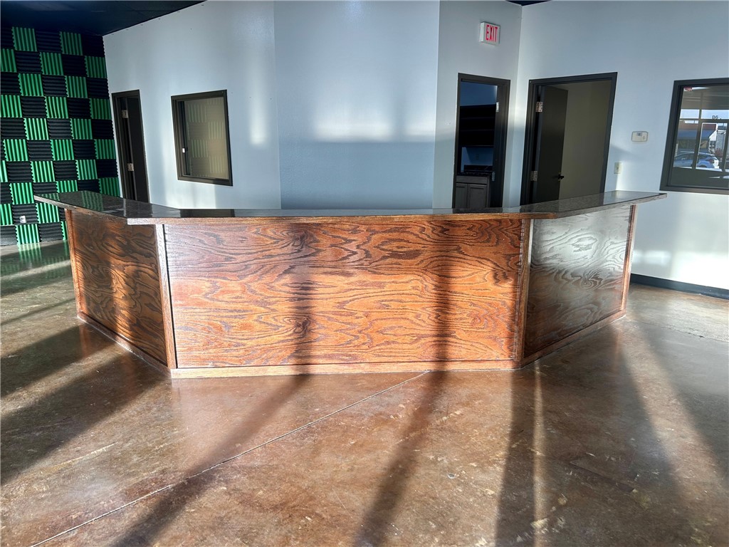 Springdale Outlots - Commercial Lease