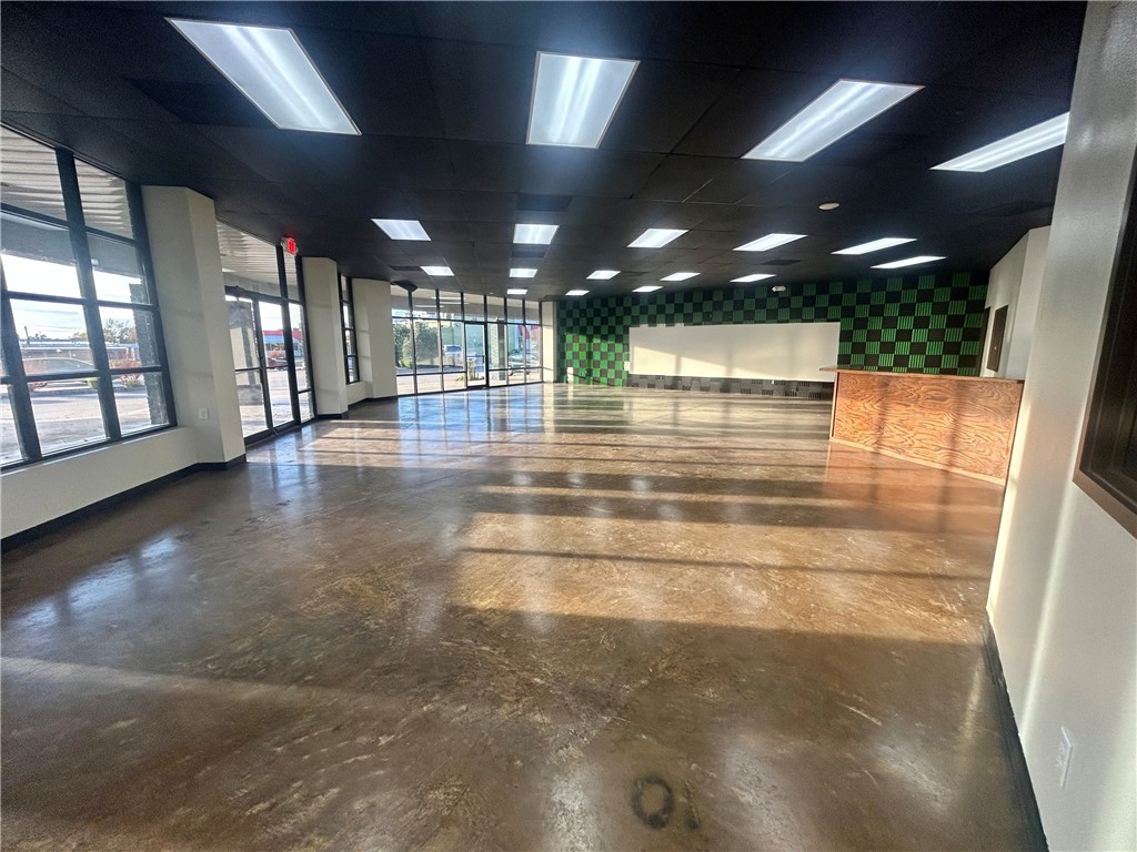 Springdale Outlots - Commercial Lease