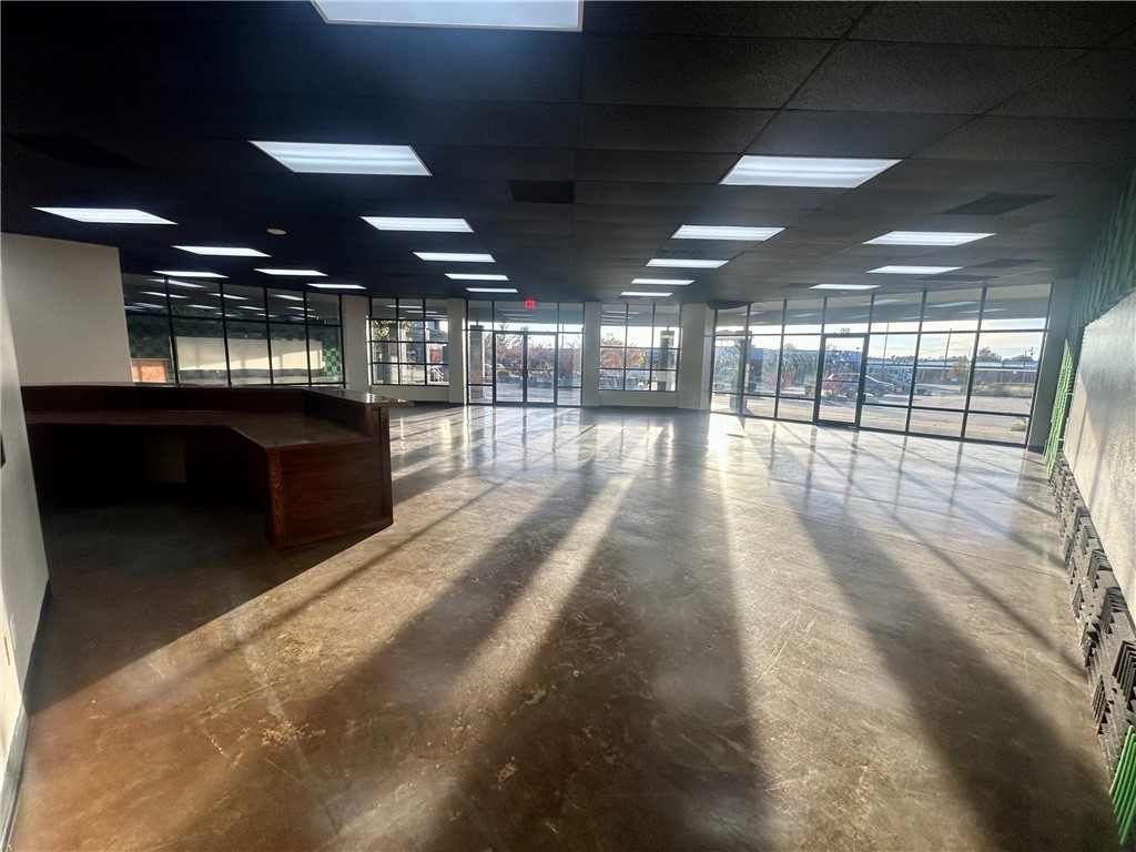 Springdale Outlots - Commercial Lease