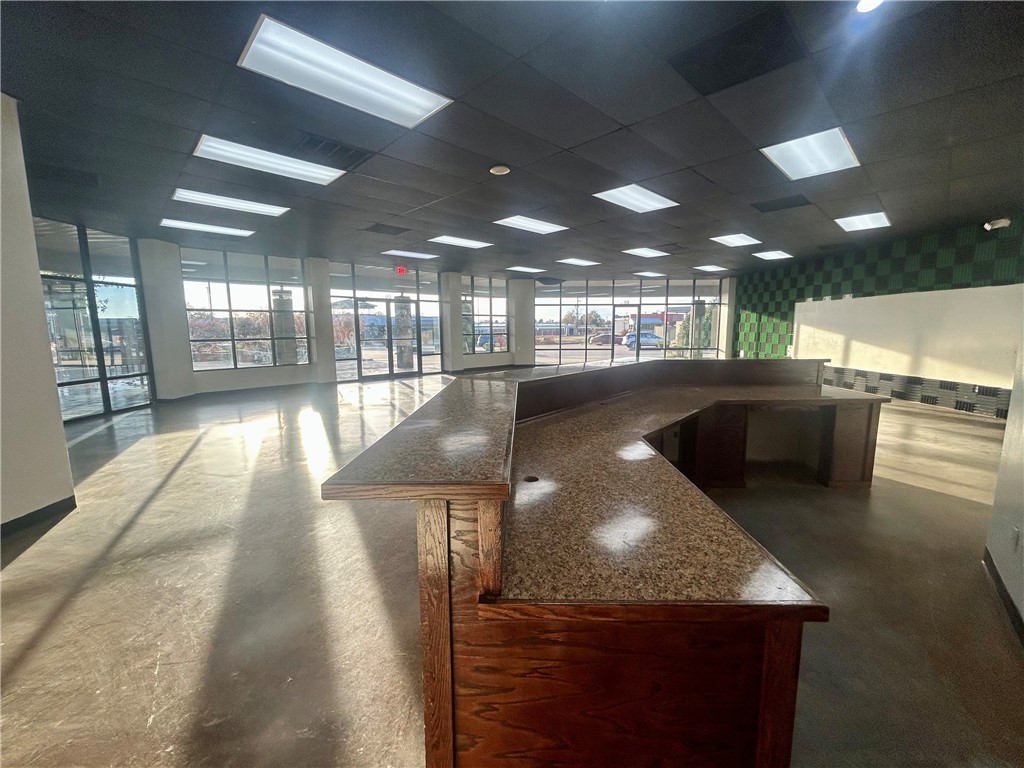 Springdale Outlots - Commercial Lease