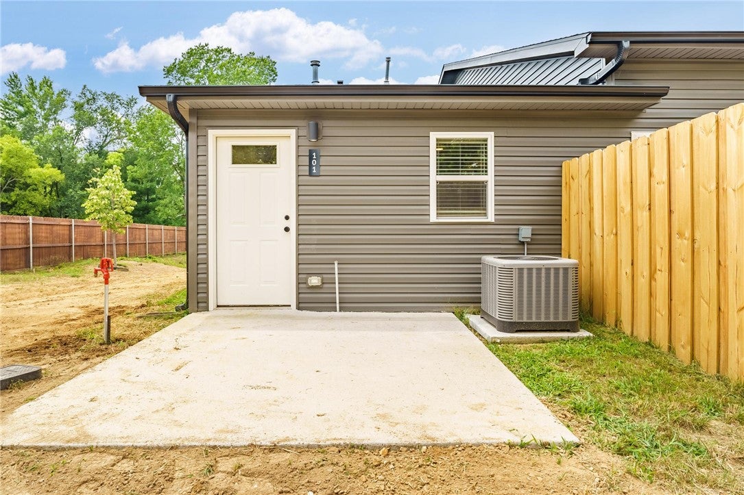 Photo 1 of 13 — 1639 N Arkansas Street 101, Rogers, AR 72756