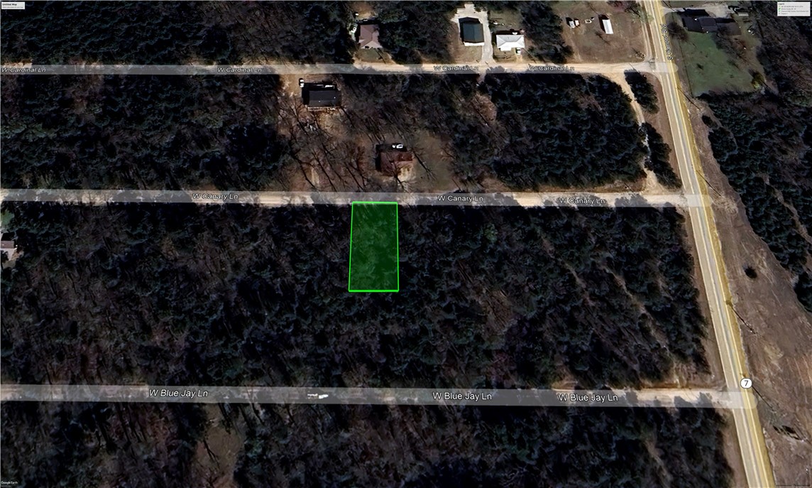 This 0.17-acre (60ft x 120ft) lot is located in the peaceful lakeside community of Diamond City, Arkansas, just minutes from Bull Shoals Lake—one of the top fishing destinations in the country for bass, crappie, and walleye. The property offers a great opportunity for a vacation getaway, investment property, or full-time residence. Its location provides convenient access to outdoor recreation, boating, and fishing, while still being within driving distance to big city amenities.
Diamond City is approximately 26 minutes from Harrison, AR, and about 41 minutes from Branson, MO, offering access to shopping, dining, entertainment, and healthcare. The lot is situated within city limits, with all utilities available and easy road access.
Property is being sold as-is. A quitclaim deed will be issued at closing. Buyer is responsible for verifying zoning, utility access, and intended use.