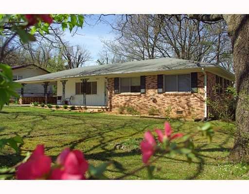 Very clean, maintained 3 bedroom, 2 bath home. 1 block from Woodland Junior High. Hardwood floors throughout with ceramic tile in kitchen and bathrooms. Large fenced backyard. Pets are negotiable. Washer and dryer are available is desired.