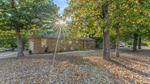 Photo of 2 Brent Lane, Bella Vista, AR 72714 (MLS # 1361260)