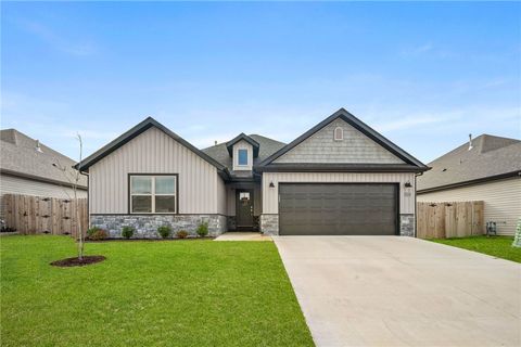 Photo of 1021 Monarch Road, Centerton, AR 72719 (MLS # 1330285)