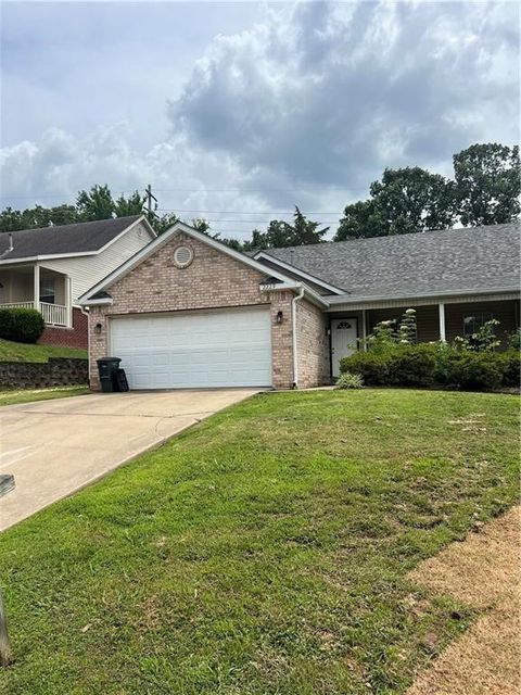 Photo of 2229 Cinnamon, Fayetteville, AR 72703 (MLS # 1334698)