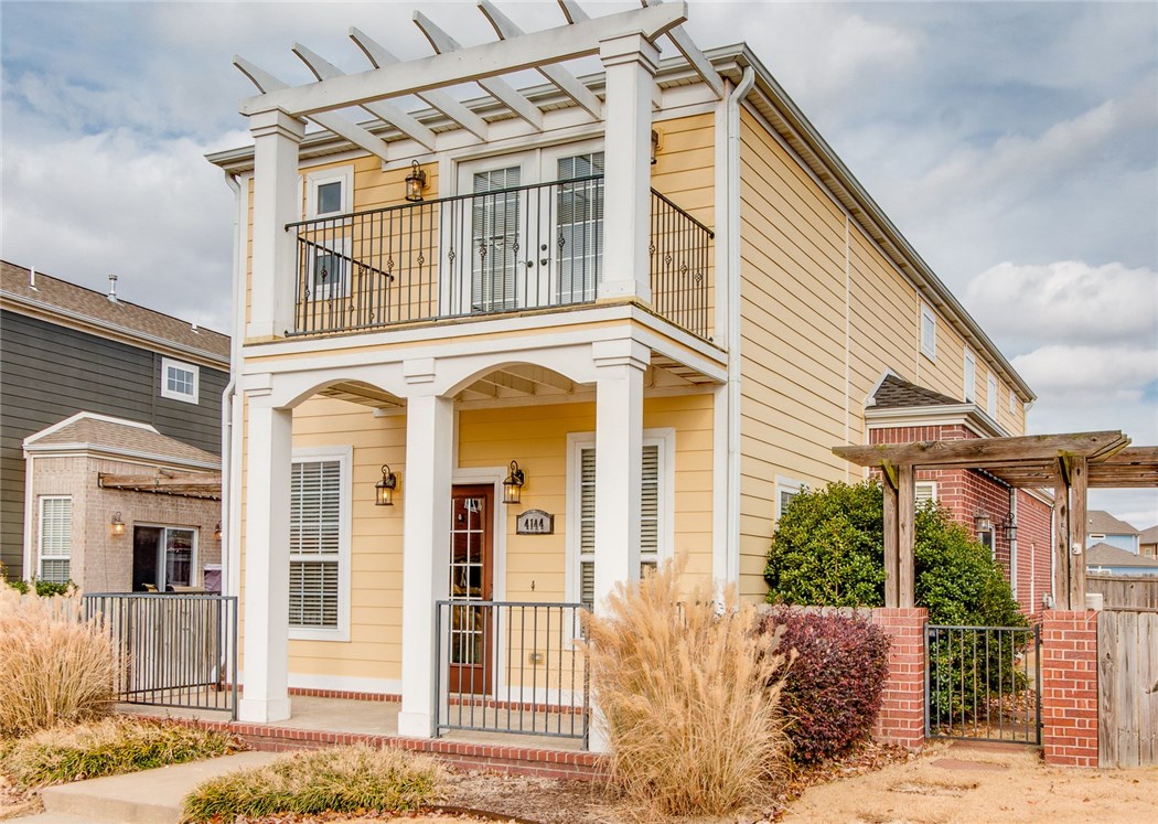 Great investment opportunity or a wonderful place to live. Just minutes to I-49 and downtown Fayetteville. This home has just been freshened up with new paint throughout and new flooring on the main level. All appliances convey including refrigerator and washer and dryer.