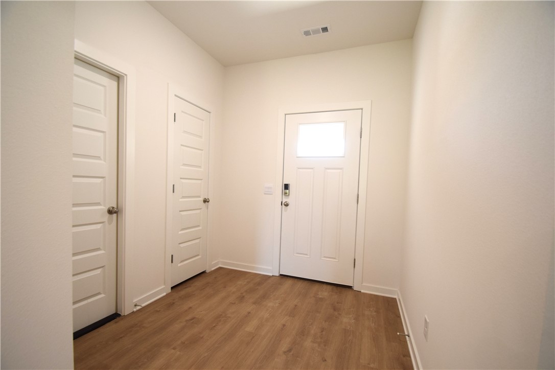 Wagon Wheel Crossing - Residential Lease
