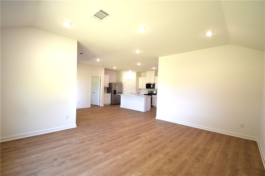 Wagon Wheel Crossing - Residential Lease