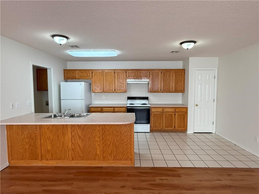 Applegate Sub - Residential Lease