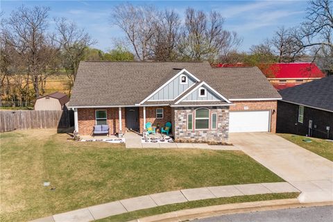Photo of 952 Glass Street, Cave Springs, AR 72718 (MLS # 1340724)