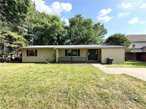 Photo of 2201 W Deane Street, Fayetteville, AR 72703 (MLS # 1352884)