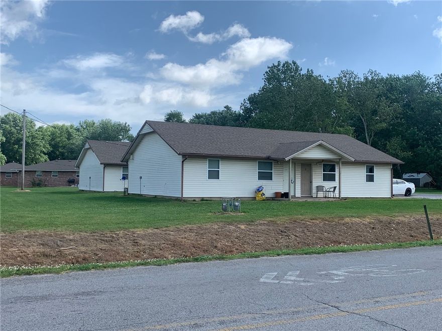 Investment! 10 units : with 8 units having 2 and 2 units with 3 bedroom / 1 bath. Tile flooring.  Updates recently to roofs, water heaters, HVAC units.  Great income, all units are occupied.  Do not disturb tenants till offer has been accepted.