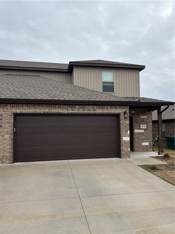 Great location for this newer duplex. Granite counter tops, full privacy fenced back yard. Washer, dryer and fridge included. Split floor plan with primary bedroom on ground floor and 2 bedrooms upstairs with their own shared bathroom.
