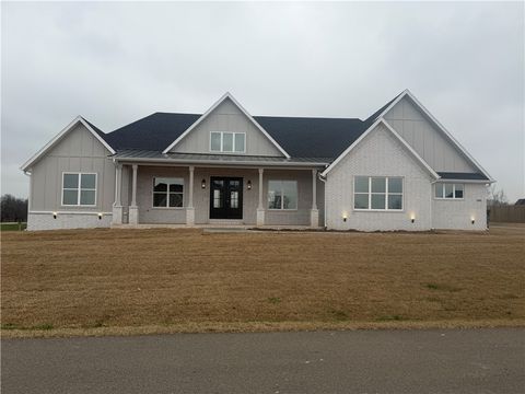 Photo of 3121 Bloomfield Street, Bentonville, AR 72713 (MLS # 1338383)